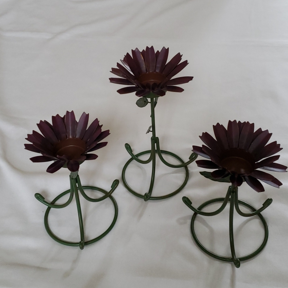 Metal Flower Tea Light Set - Picture 4 of 4